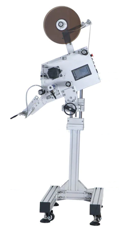 Automatic flat bottle/box/pouch labelling machine